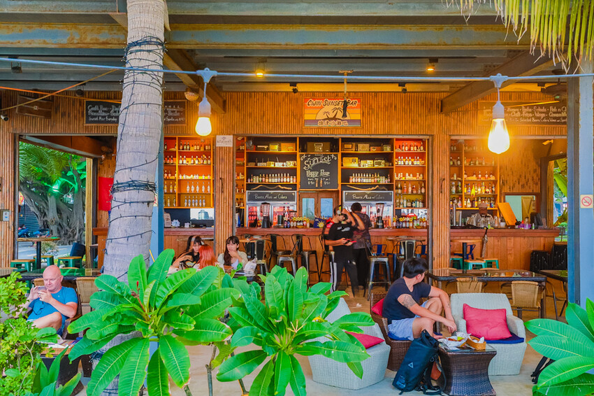 旗津沙灘吧 – 高雄最美沙灘酒吧 x 來杯偽Tequila Sunris跟偽Mojito有種偽出國的感覺呢!餐點也超優的