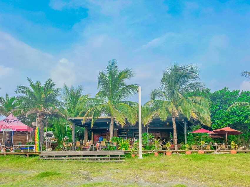 旗津沙灘吧 – 高雄最美沙灘酒吧 x 來杯偽Tequila Sunris跟偽Mojito有種偽出國的感覺呢!餐點也超優的