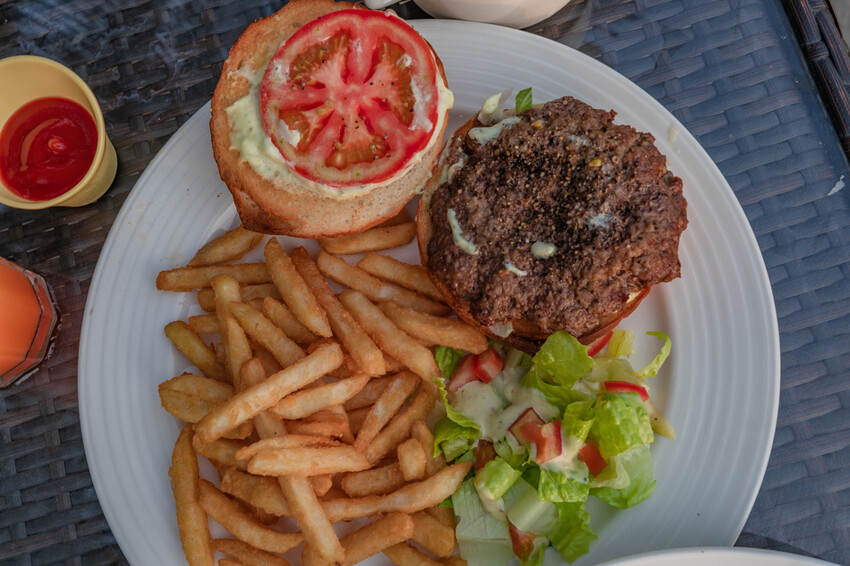 旗津沙灘吧 – 高雄最美沙灘酒吧 x 來杯偽Tequila Sunris跟偽Mojito有種偽出國的感覺呢!餐點也超優的