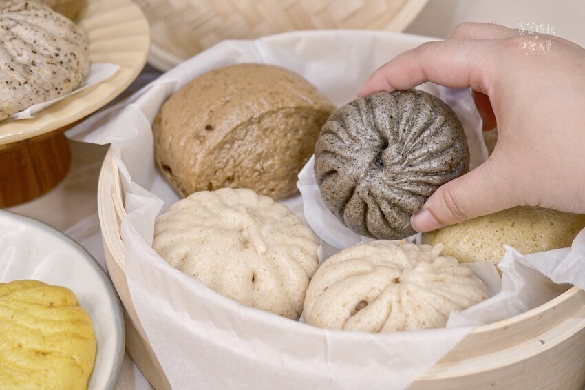 宅配美食|添加多穀、色彩繽紛麵皮好特別!滿滿內餡超豐富!省時