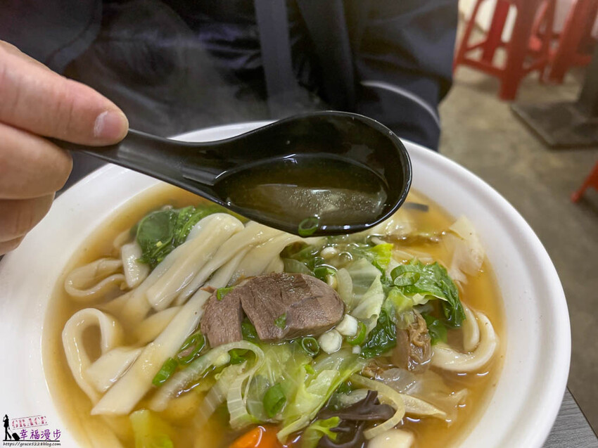 朝露麵|東引鄉馬祖–東引必吃的麵食館,有著高粱香氣的牛肉麵
