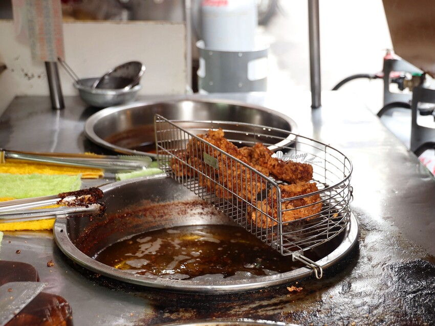 府中站 | 一週只賣兩天 1.5小時完售 黃石市場紅燒肉 雞捲 只賣兩樣東西