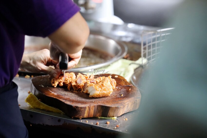 板橋府中站美食推薦！板橋人必吃9間府中美食，黃石市場、5元脆皮鍋貼先吃。