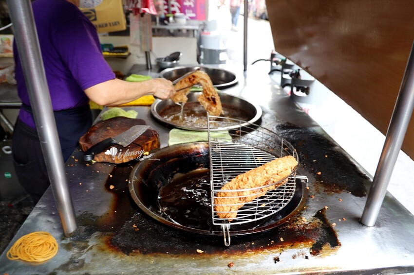 府中站 | 一週只賣兩天 1.5小時完售 黃石市場紅燒肉 雞捲 只賣兩樣東西