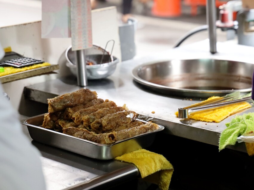 府中站 | 一週只賣兩天 1.5小時完售 黃石市場紅燒肉 雞捲 只賣兩樣東西