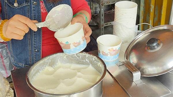 【台北美食】專一豆花｜永春捷運站附近美味的路邊攤豆花店