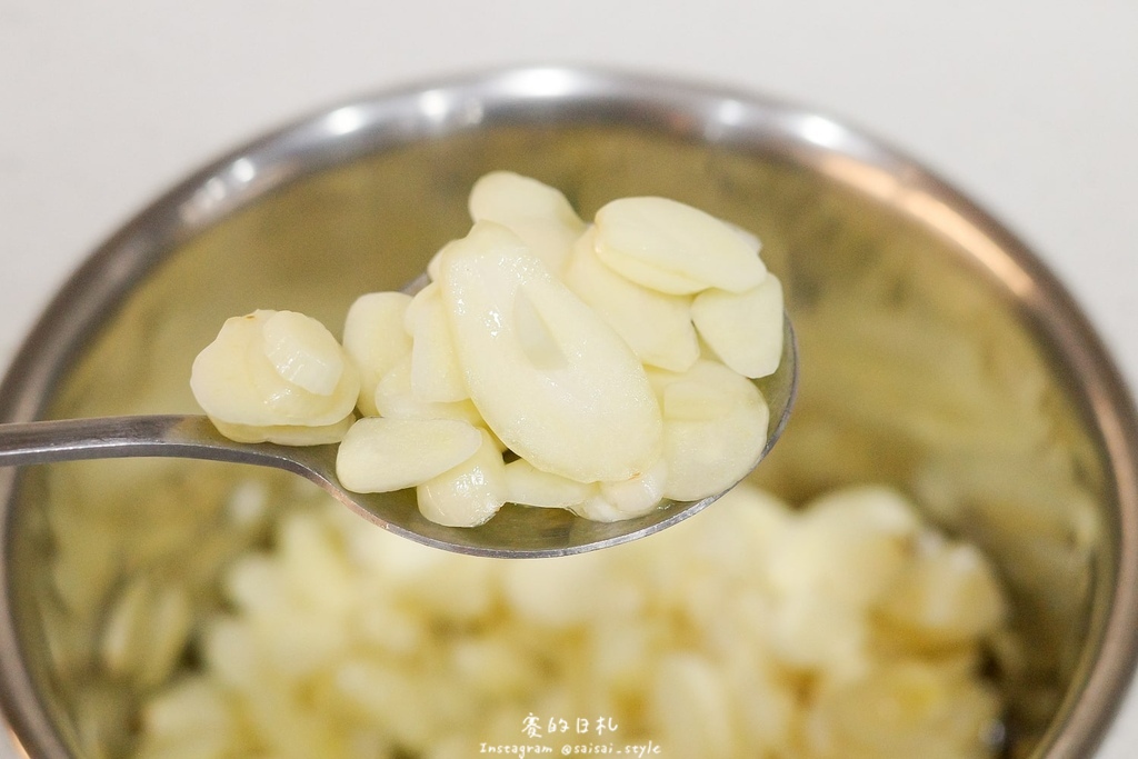 台中燒肉推薦!海線燒肉必訪釿炘燒肉,豐富自助吧與壽星贈蝦優惠。