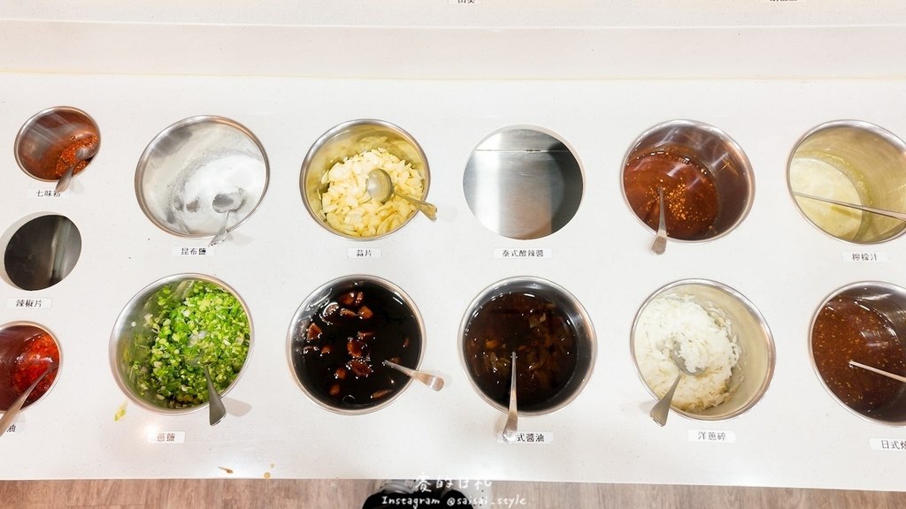 台中燒肉推薦!海線燒肉必訪釿炘燒肉,豐富自助吧與壽星贈蝦優惠。