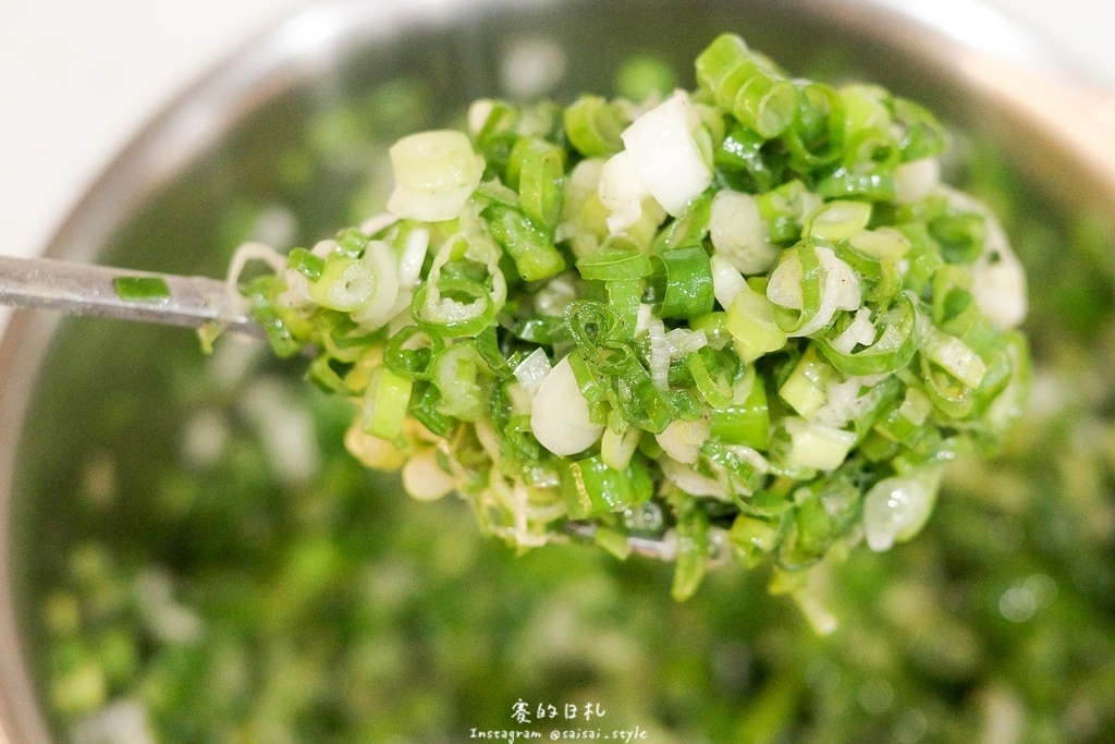 台中燒肉推薦!海線燒肉必訪釿炘燒肉,豐富自助吧與壽星贈蝦優惠。