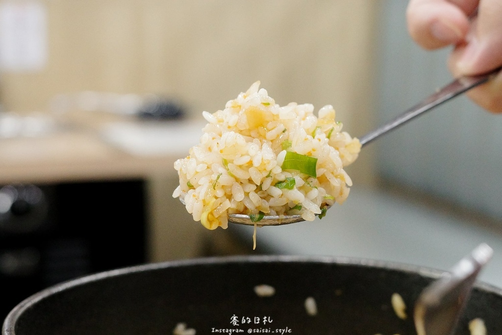 台中燒肉推薦!海線燒肉必訪釿炘燒肉,豐富自助吧與壽星贈蝦優惠。