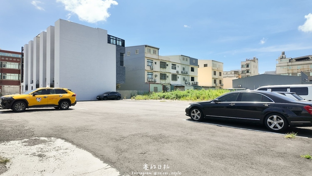 台中燒肉推薦!海線燒肉必訪釿炘燒肉,豐富自助吧與壽星贈蝦優惠。