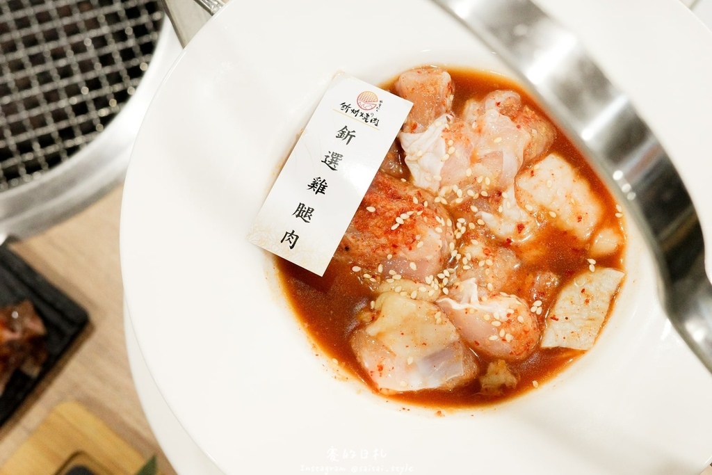 台中燒肉推薦!海線燒肉必訪釿炘燒肉,豐富自助吧與壽星贈蝦優惠。