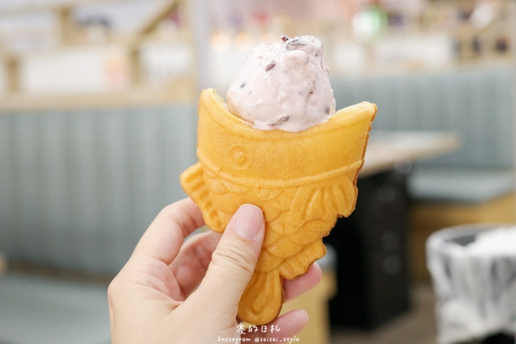 台中燒肉推薦!海線燒肉必訪釿炘燒肉,豐富自助吧與壽星贈蝦優惠。