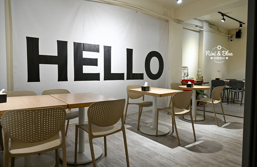 六樓Ａ座餐事｜台中德國扭結麵包推薦，不只是台中早午餐，其實晚上也有營業。寵物友善餐廳 @Nini and Blue  玩樂食記