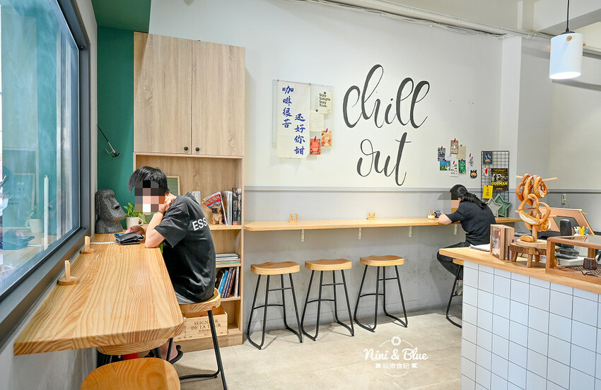 六樓Ａ座餐事｜台中德國扭結麵包推薦，不只是台中早午餐，其實晚上也有營業。寵物友善餐廳 @Nini and Blue  玩樂食記