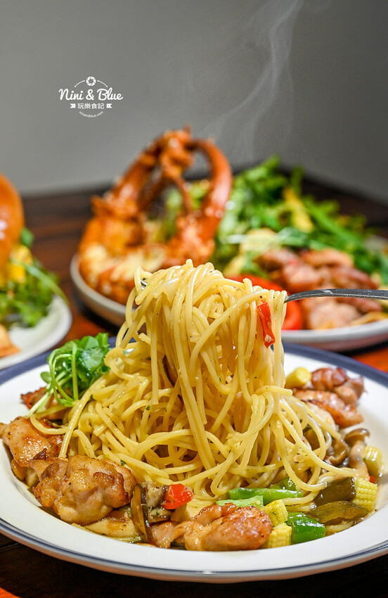 六樓Ａ座餐事｜台中德國扭結麵包推薦，不只是台中早午餐，其實晚上也有營業。寵物友善餐廳 @Nini and Blue  玩樂食記