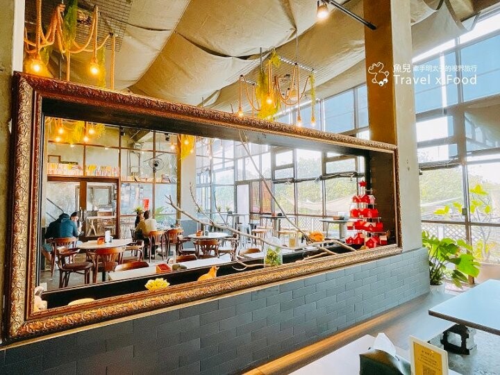 緊鄰濱海觀景步道,結合沙丘、海灘與跨海大橋,霜淇淋刨冰 x 咖啡 x 早午餐:季風沙丘 – 老。樣子三店 @魚兒 x 牽手明太子的「視」界旅行