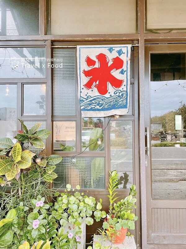 緊鄰濱海觀景步道,結合沙丘、海灘與跨海大橋,霜淇淋刨冰 x 咖啡 x 早午餐:季風沙丘 – 老。樣子三店 @魚兒 x 牽手明太子的「視」界旅行