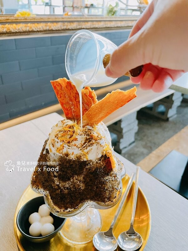 緊鄰濱海觀景步道,結合沙丘、海灘與跨海大橋,霜淇淋刨冰 x 咖啡 x 早午餐:季風沙丘 – 老。樣子三店 @魚兒 x 牽手明太子的「視」界旅行