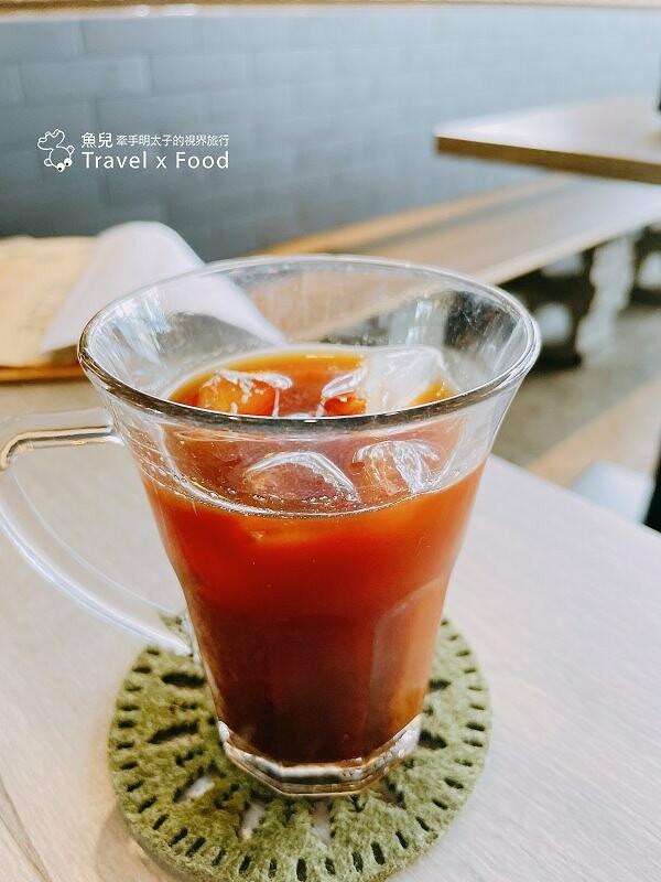 緊鄰濱海觀景步道,結合沙丘、海灘與跨海大橋,霜淇淋刨冰 x 咖啡 x 早午餐:季風沙丘 – 老。樣子三店 @魚兒 x 牽手明太子的「視」界旅行