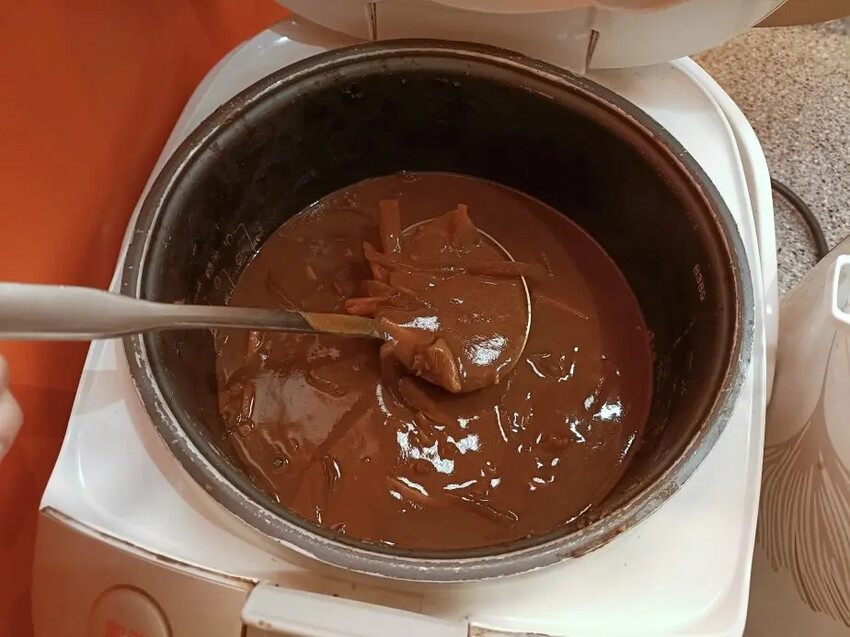 中山商圈呷哺呷哺火鍋！手搖飲 豐富自助配料與個人鍋新選擇。