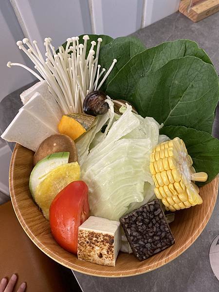 中山小火鍋推薦！呷哺呷哺堅持用心研究湯底，享受高品質的個人火鍋體驗