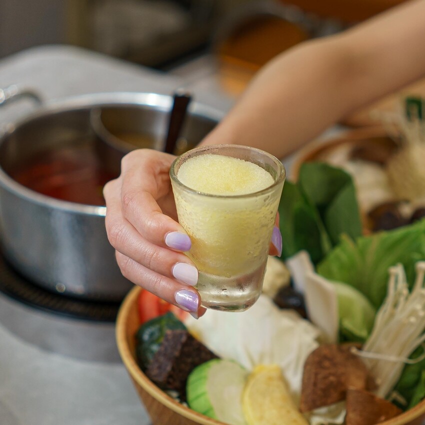 台北 中山區 呷哺呷哺 中山站 新光三越南西 火鍋 手搖飲 2.jpg