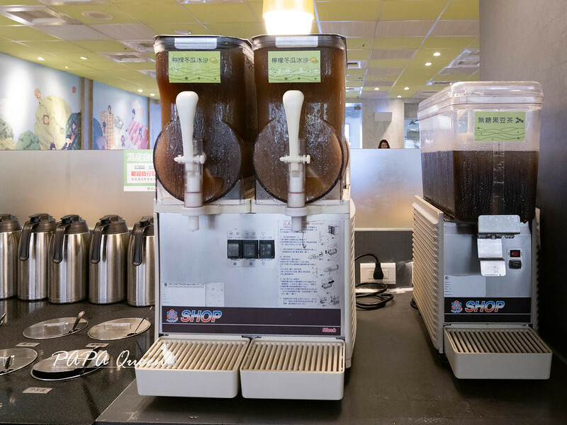 台中市南屯區石二鍋 經典個人獨享石頭鍋: 飲料自助吧喝到爽 喜歡肉多菜少也可以!