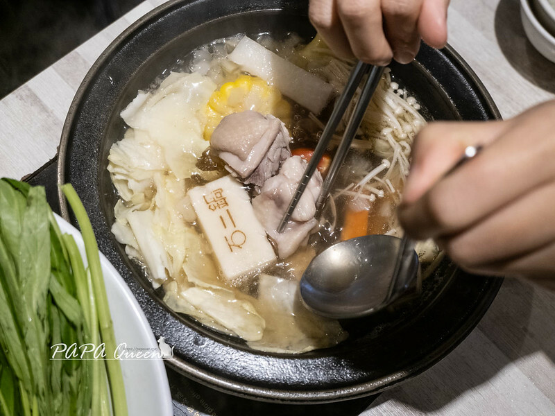 台中市南屯區石二鍋 經典個人獨享石頭鍋: 飲料自助吧喝到爽 喜歡肉多菜少也可以!