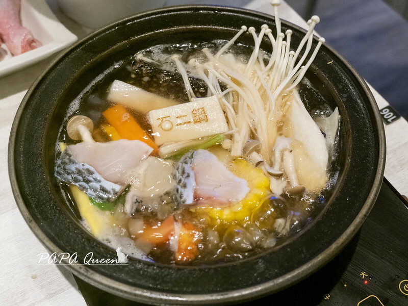 台中市南屯區石二鍋 經典個人獨享石頭鍋: 飲料自助吧喝到爽 喜歡肉多菜少也可以!