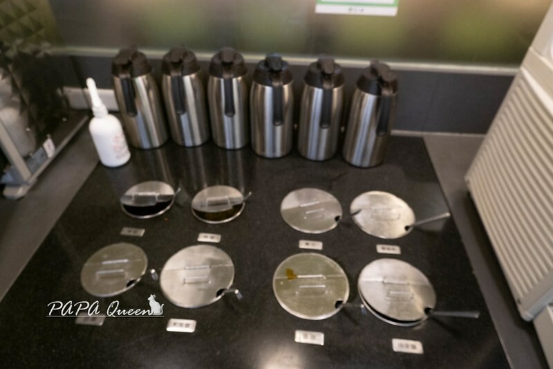 台中市南屯區石二鍋 經典個人獨享石頭鍋: 飲料自助吧喝到爽 喜歡肉多菜少也可以!