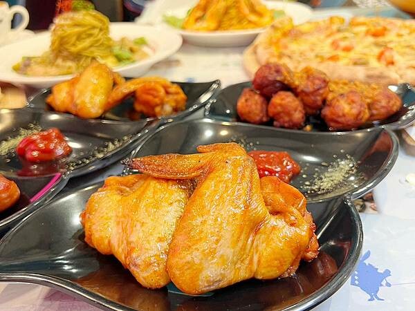 LINE_ALBUM_拍拍手 二傻夫婦_230422_3.jpg