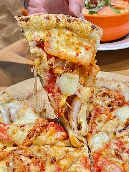 (蘆洲PIZZA)拍拍手披薩咖啡~破千則好評巷弄美食~爐烤披