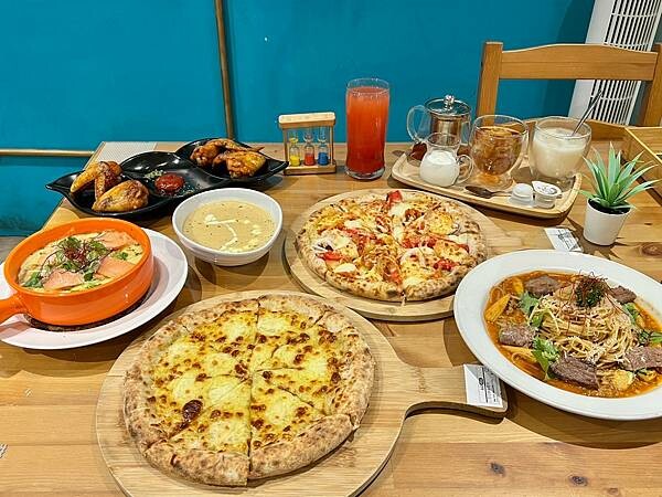 (蘆洲PIZZA)拍拍手披薩咖啡~破千則好評巷弄美食~爐烤披