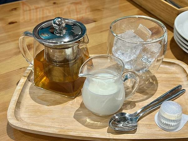 (蘆洲PIZZA)拍拍手披薩咖啡~破千則好評巷弄美食~爐烤披