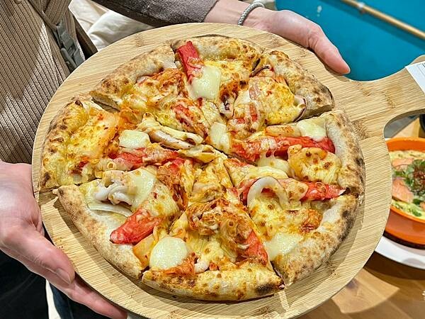 (蘆洲PIZZA)拍拍手披薩咖啡~破千則好評巷弄美食~爐烤披