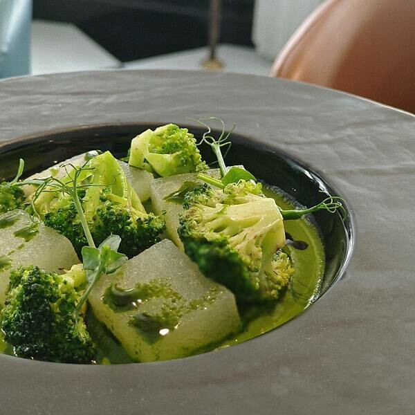 台中市西區(台中/西區)說故事的人-藏身在臺中市役所二樓，四月精緻午餐餐點開箱