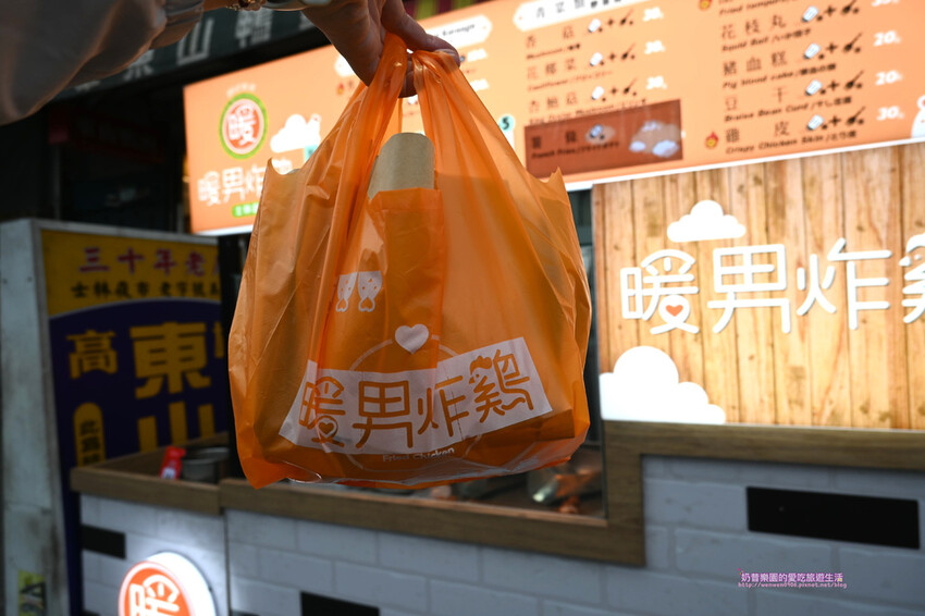 [台北士林區]美味多汁的炸雞在這裡-暖男炸雞 士林店，獨特秘醬創意吃法 台北炸雞 宵夜美食