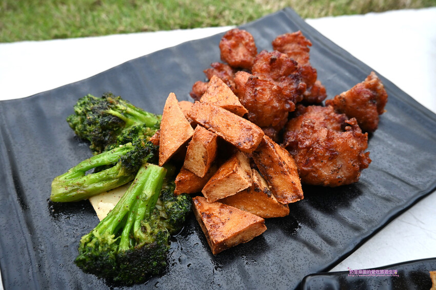 [台北士林區]美味多汁的炸雞在這裡-暖男炸雞 士林店，獨特秘醬創意吃法 台北炸雞 宵夜美食