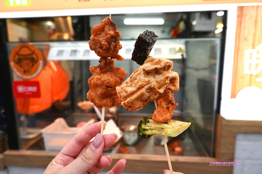 [台北士林區]美味多汁的炸雞在這裡-暖男炸雞 士林店，獨特秘醬創意吃法 台北炸雞 宵夜美食