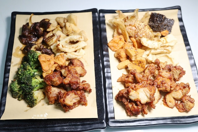 士林夜市美食推薦『暖男炸雞』焦糖炸雞、炸雞皮好好吃