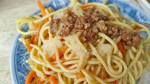 【台北美食】阿貴大腸麵線|評價高達4.4顆星的爆高評價的美味炒麵