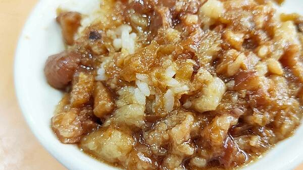 【台北美食】八條圓環滷肉飯|隱藏在巷弄裡CP值爆高,擁有名店實力的魯肉飯