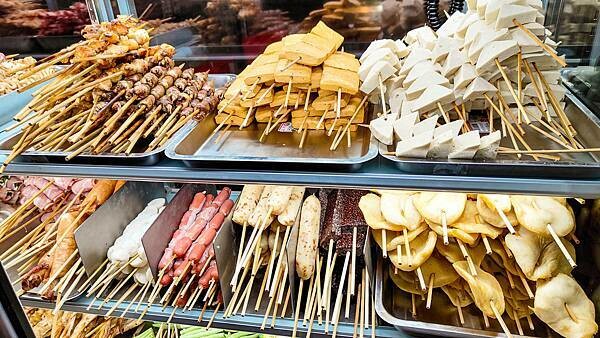 【台北美食】八條圓環滷肉飯|隱藏在巷弄裡CP值爆高,擁有名店實力的魯肉飯