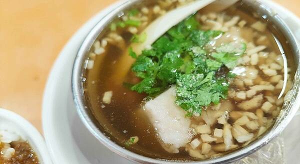 【台北美食】八條圓環滷肉飯|隱藏在巷弄裡CP值爆高,擁有名店實力的魯肉飯