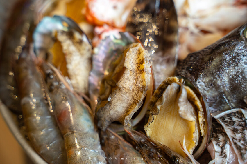 芳 和牛海鮮精緻鍋物｜中壢超狂和牛海鮮鍋物專賣店，秋季蟹霸王套餐日本頂級和牛+當季活體海鮮盤最低只要69