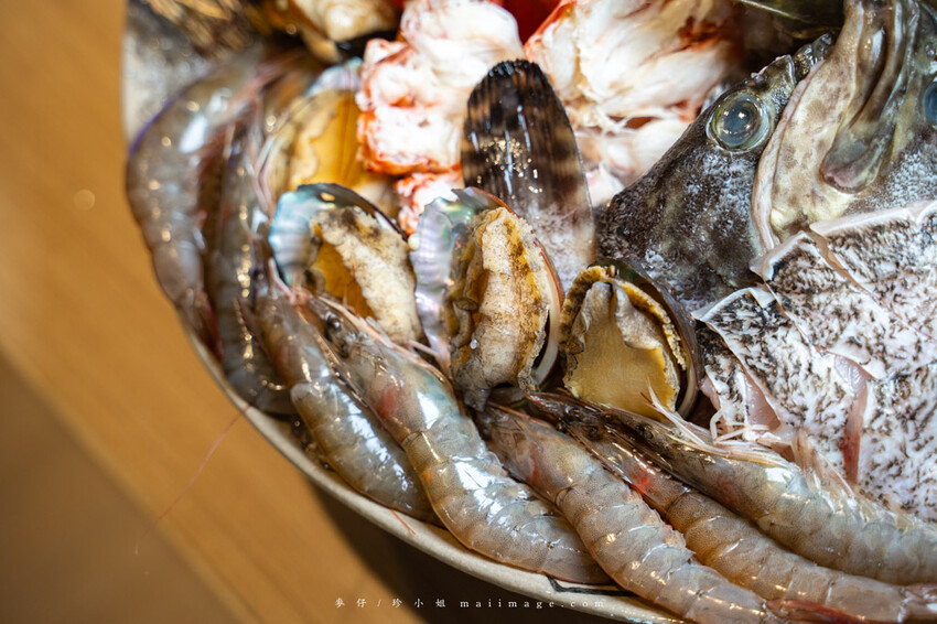 芳 和牛海鮮精緻鍋物｜中壢超狂和牛海鮮鍋物專賣店，秋季蟹霸王套餐日本頂級和牛+當季活體海鮮盤最低只要69