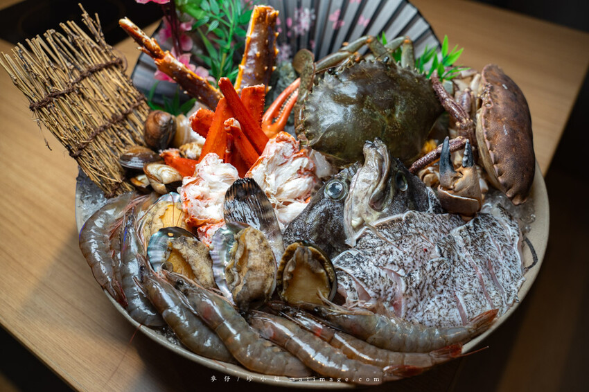 芳 和牛海鮮精緻鍋物｜中壢超狂和牛海鮮鍋物專賣店，秋季蟹霸王套餐日本頂級和牛+當季活體海鮮盤最低只要69