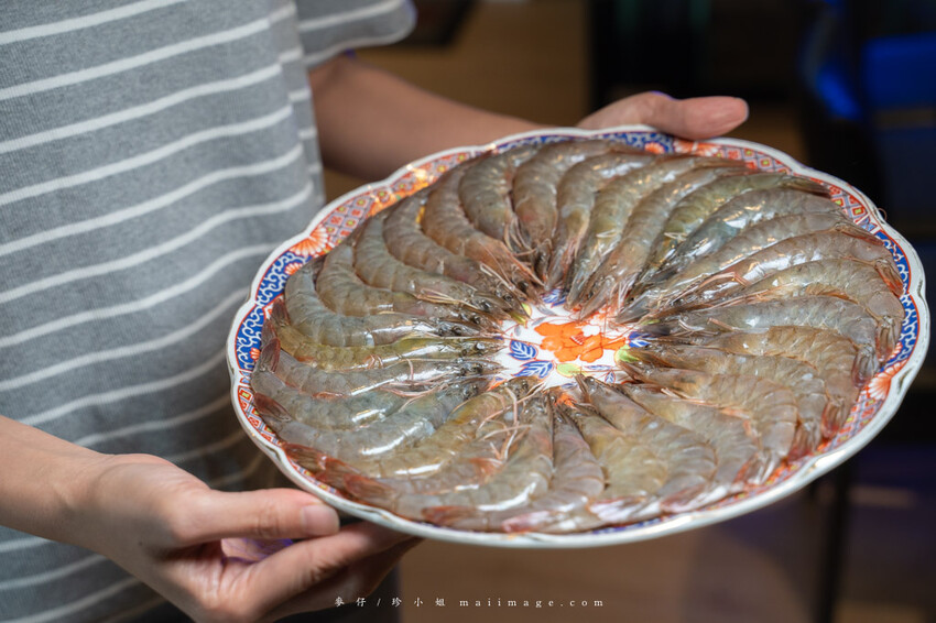 芳 和牛海鮮精緻鍋物｜中壢超狂和牛海鮮鍋物專賣店，秋季蟹霸王套餐日本頂級和牛+當季活體海鮮盤最低只要69