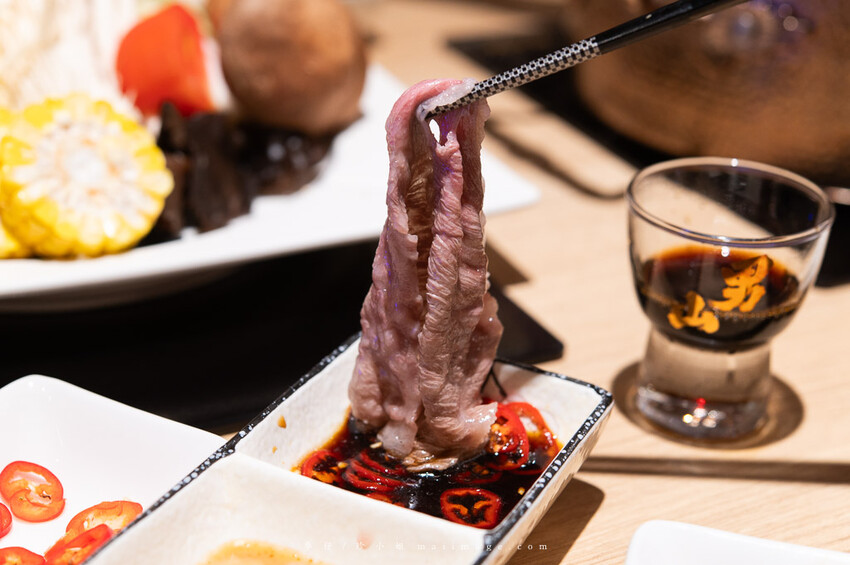 芳 和牛海鮮精緻鍋物｜中壢超狂和牛海鮮鍋物專賣店，秋季蟹霸王套餐日本頂級和牛+當季活體海鮮盤最低只要69